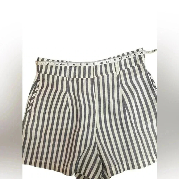 Cynthia Rowley High Waisted 100% Linen Shorts White Blue Pleated Striped Size 12 - Picture 7 of 12